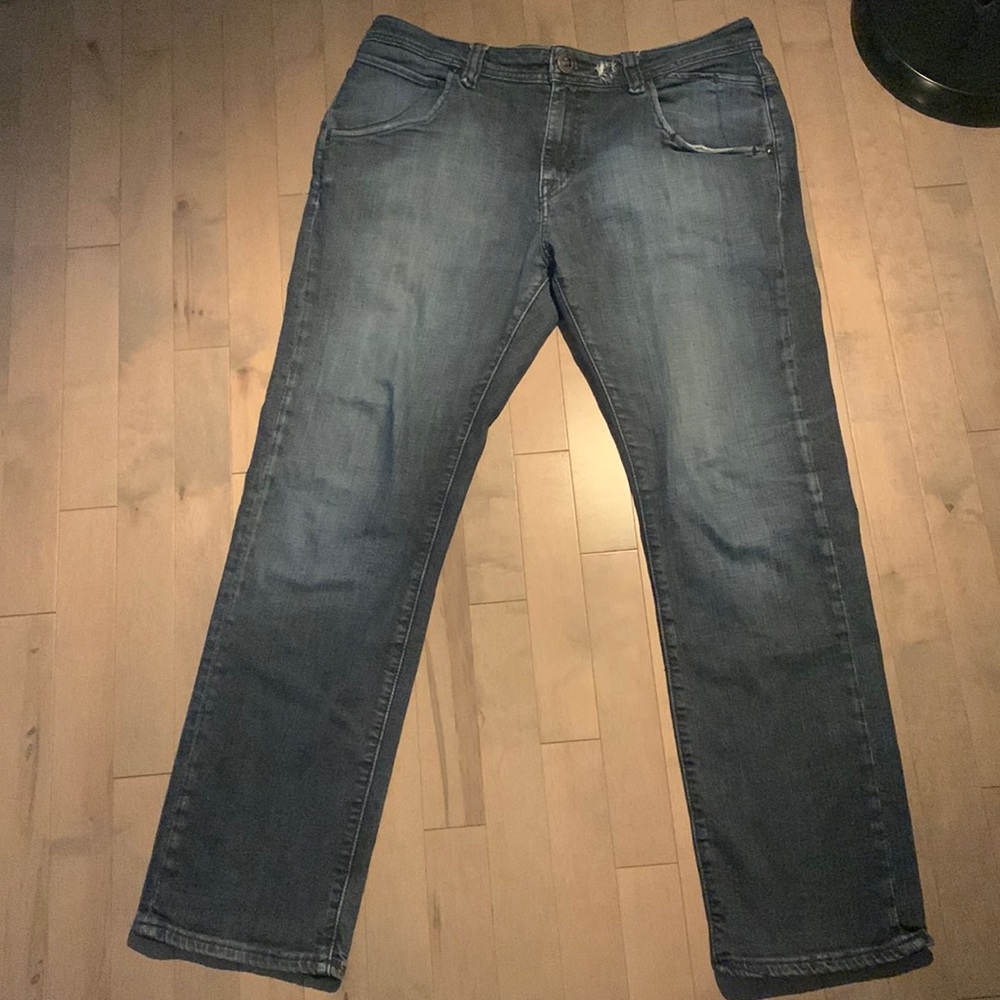 Volcom dark blue jeans